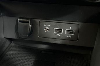 RENAULT CLIO 1.3 TCe RS Line Hatchback 5dr Petrol EDC Euro 6 (s/s) (130 ps) 3