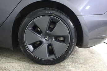 TESLA Model 3 (Dual Motor) Long Range Auto 4WDE 4dr