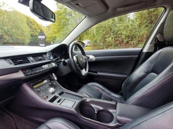 LEXUS CT 1.8 200h SE-L Hatchback 5dr Petrol Hybrid CVT Euro 5 (s/s) (136