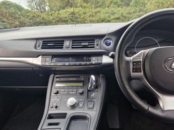 LEXUS CT 1.8 200h SE-L Hatchback 5dr Petrol Hybrid CVT Euro 5 (s/s) (136