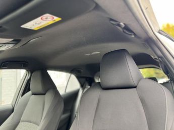 TOYOTA COROLLA 1.8 VVT-h Icon Tech Hatchback 5dr Petrol Hybrid CVT Euro 6 (s/s)