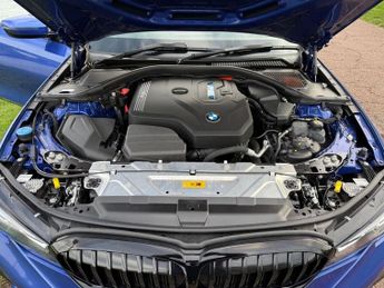 BMW 3 SERIES 2.0 330e 12kWh M Sport Saloon 4dr Petrol Plug-in Hybrid Auto Eur