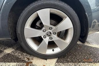 SKODA OCTAVIA 1.5 TSI ACT SE Drive Estate 5dr Petrol DSG Euro 6 (s/s) (150 ps)