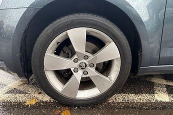 SKODA OCTAVIA 1.5 TSI ACT SE Drive Estate 5dr Petrol DSG Euro 6 (s/s) (150 ps)