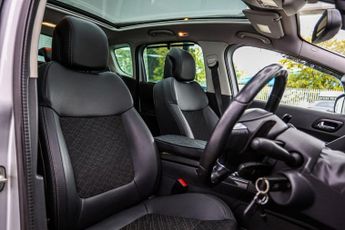 PEUGEOT 3008 1.6 e-HDi Allure SUV 5dr Diesel EGC Euro 5 (s/s) (115 ps)