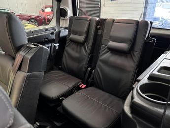 LAND ROVER DISCOVERY 4 3.0 SD V6 Landmark SUV 5dr Diesel Auto 4WD Euro 6 (s/s) (256 bhp