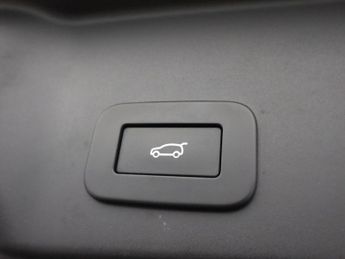 LAND ROVER RANGE ROVER EVOQUE 1.5 P300e 12.2kWh R-Dynamic SE SUV 5dr Petrol Plug-in Hybrid Aut