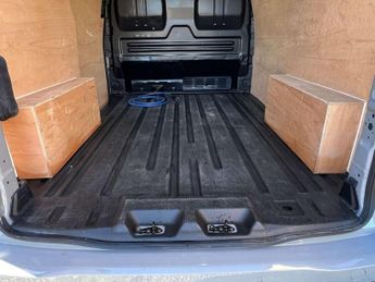 FORD TRANSIT CUSTOM Transit Custom 320 Limited EV 5dr