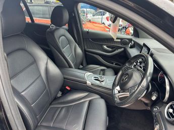 MERCEDES-BENZ GLC 2.1 GLC250d AMG Line SUV 5dr Diesel G-Tronic 4MATIC Euro 6 (s/s)