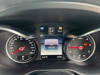 MERCEDES-BENZ GLC 2.1 GLC250d AMG Line SUV 5dr Diesel G-Tronic 4MATIC Euro 6 (s/s)