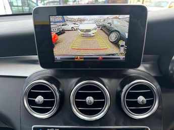 MERCEDES-BENZ GLC 2.1 GLC250d AMG Line SUV 5dr Diesel G-Tronic 4MATIC Euro 6 (s/s)