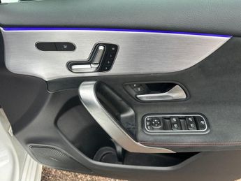 MERCEDES-BENZ A-CLASS 1.3 A180 AMG Line (Premium Plus 2) Hatchback 5dr Petrol 7G-DCT E