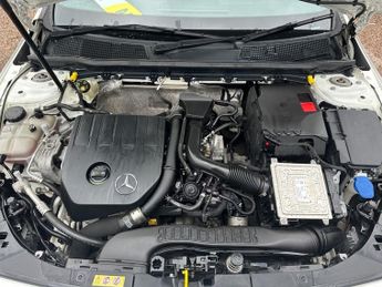 MERCEDES-BENZ A-CLASS 1.3 A180 AMG Line (Premium Plus 2) Hatchback 5dr Petrol 7G-DCT E