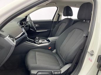 BMW 3 SERIES 2.0 330e 12kWh SE Pro Saloon 4dr Petrol Plug-in Hybrid Auto Euro