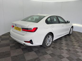 BMW 3 SERIES 2.0 330e 12kWh SE Pro Saloon 4dr Petrol Plug-in Hybrid Auto Euro