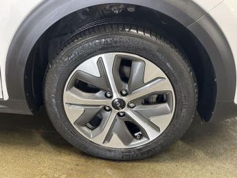 KIA NIRO 64kWh 2 SUV 5dr Electric Auto (201 bhp)