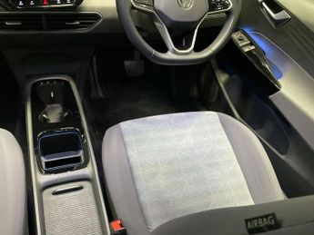 VOLKSWAGEN ID.3 Pro Performance 58kWh Life Hatchback 5dr Electric Auto (204 ps)