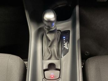 TOYOTA C-HR 1.8 VVT-h GPF Icon SUV 5dr Petrol Hybrid CVT Euro 6 (s/s) (122 p