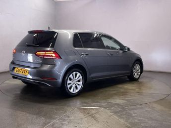 VOLKSWAGEN GOLF 2.0 TDI BlueMotion Tech SE Nav Hatchback 5dr Diesel DSG Euro 6 (