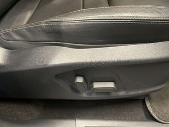 FORD RANGER 2.0 EcoBlue Limited Pickup Double Cab 4dr Diesel Auto 4WD Euro 6