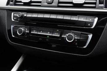 BMW 1 SERIES 1.5 118i SE Business Hatchback 5dr Petrol Auto Euro 6 (s/s) (136