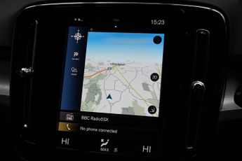 VOLVO XC40 1.5 T3 Momentum SUV 5dr Petrol Auto Euro 6 (s/s) (163 ps)