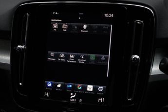 VOLVO XC40 1.5 T3 Momentum SUV 5dr Petrol Auto Euro 6 (s/s) (163 ps)