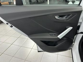 AUDI Q2 1.6 TDI SE SUV 5dr Diesel S Tronic Euro 6 (s/s) (116 ps)