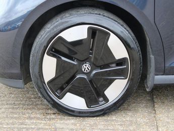 VOLKSWAGEN ID. BUZZ Pro 77kWh Style MPV 5dr Electric Auto (204 ps)