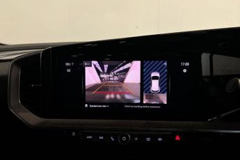 VAUXHALL MOKKA ELECTRIC 50kWh Launch Edition SUV 5dr Electric Auto (136 ps)  Panoramic R