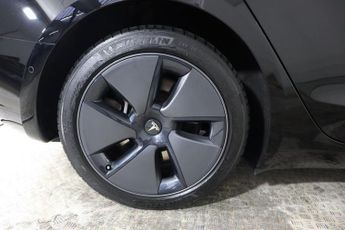 TESLA Model 3 Standard Range Plus Auto RWD 4dr