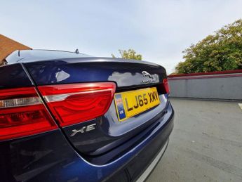 JAGUAR XE 2.0d Prestige Saloon 4dr Diesel Auto Euro 6 (s/s) (180 ps)
