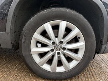 VOLKSWAGEN TIGUAN 2.0 TDI BlueMotion Tech Match SUV 5dr Diesel DSG 4WD Euro 6 (s/s