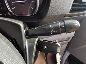 VAUXHALL VIVARO 1.5 Turbo D 2900 Dynamic Panel Van 6dr Diesel Manual L2 H1 Euro 