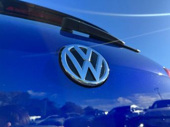 VOLKSWAGEN GOLF 2.0 TSI R Hatchback 5dr Petrol DSG 4Motion Euro 6 (s/s) (300 ps)