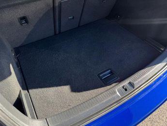 VOLKSWAGEN GOLF 2.0 TSI R Hatchback 5dr Petrol DSG 4Motion Euro 6 (s/s) (300 ps)