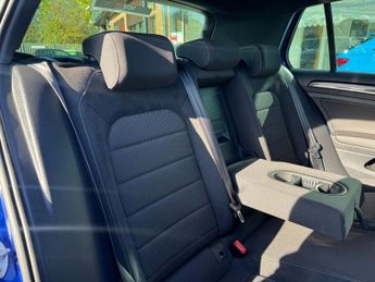 VOLKSWAGEN GOLF 2.0 TSI R Hatchback 5dr Petrol DSG 4Motion Euro 6 (s/s) (300 ps)