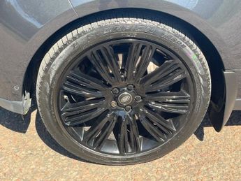 LAND ROVER RANGE ROVER 4.4 SD V8 Autobiography SUV 5dr Diesel Auto 4WD Euro 6 (s/s) (33