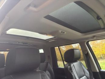 LAND ROVER DISCOVERY 4 3.0 SD V6 Landmark SUV 5dr Diesel Auto 4WD Euro 6 (s/s) (256 bhp