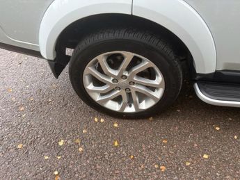 LAND ROVER DISCOVERY 4 3.0 SD V6 Landmark SUV 5dr Diesel Auto 4WD Euro 6 (s/s) (256 bhp