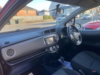 TOYOTA YARIS 1.33 Dual VVT-i TR Hatchback 5dr Petrol Multidrive S Euro 5 (101