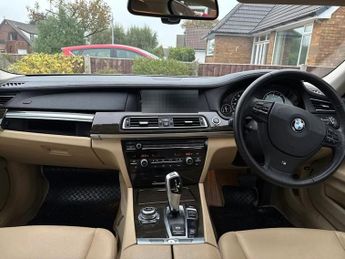 BMW 7 SERIES 3.0 730d SE Luxury Edition Saloon 4dr Diesel Auto Euro 5 (245 ps