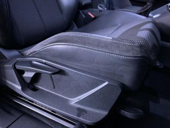 AUDI Q3 2.0 TDI 40 S line SUV 5dr Diesel S Tronic quattro Euro 6 (s/s) (