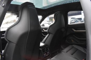 PORSCHE TAYCAN Performance Plus 93.4kWh Turbo Saloon 4dr Electric Auto 4WD 680