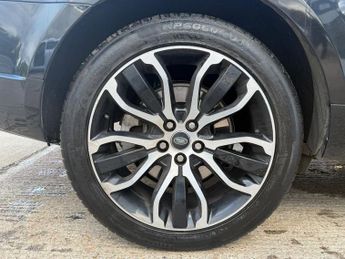 LAND ROVER RANGE ROVER SPORT 3.0 D300 MHEV HSE Silver SUV 5dr Diesel Auto 4WD Euro 6 (s/s) (3