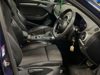 AUDI A3 1.5 TFSI CoD 35 Black Edition Saloon 4dr Petrol S Tronic Euro 6