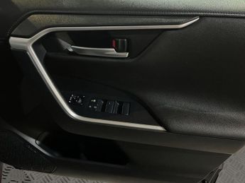 TOYOTA RAV4 2.5 VVT-h Dynamic SUV 5dr Petrol Hybrid CVT 4WD Euro 6 (s/s) (22