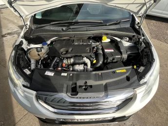 PEUGEOT 2008 1.6 e-HDi Allure SUV 5dr Diesel EGC Euro 5 (s/s) (92 ps)