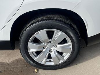 PEUGEOT 2008 1.6 e-HDi Allure SUV 5dr Diesel EGC Euro 5 (s/s) (92 ps)