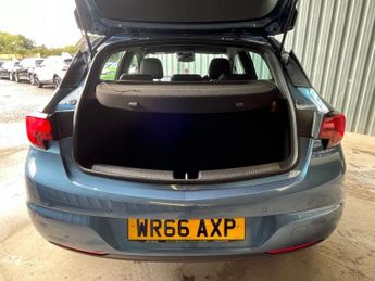 VAUXHALL ASTRA 1.4i Turbo SRi Nav Hatchback 5dr Petrol Auto Euro 6 (s/s) (150 p